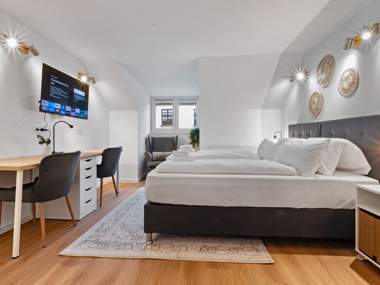 flatista homes apartments in München, Wohnung "Amalie", Schlafzimmer