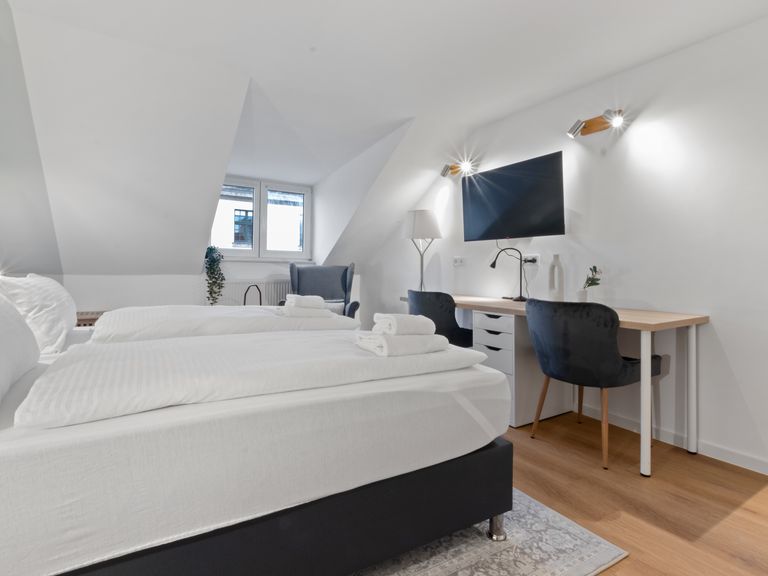 flatista homes apartments in München, Wohnung "Amalie", Schlafzimmer