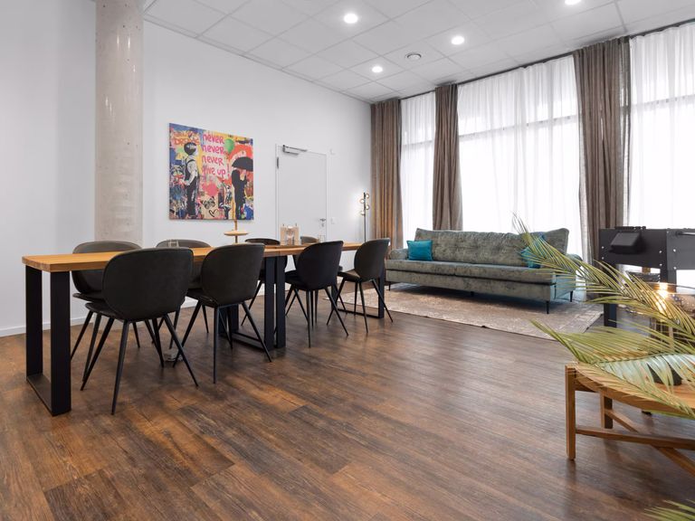 flatista homes apartments in München, Wohnung "Aubing" 4 bedroom, Wohnzimmer