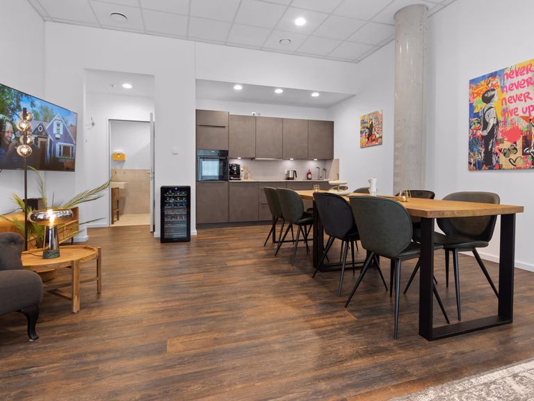 flatista homes apartments in München, Wohnung "Aubing" 4 bedroom, Wohnzimmer