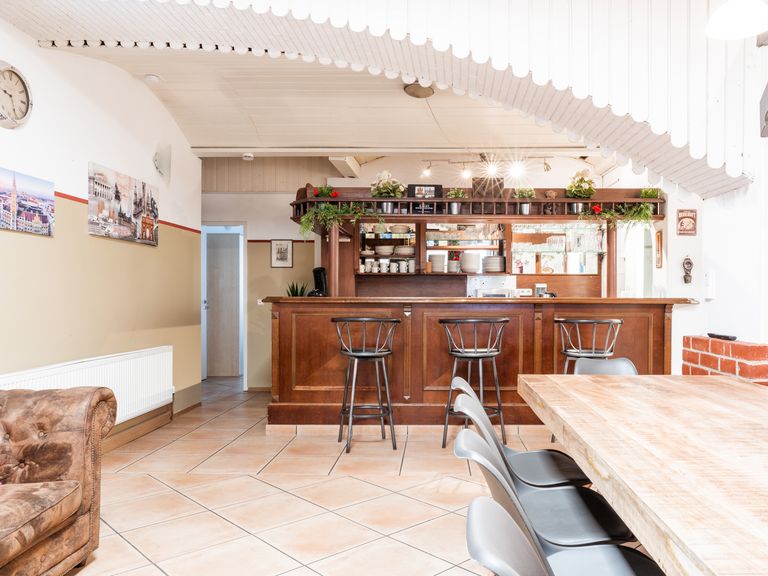 flatista homes apartments in München, Wohnung "Casa Barvaria", Bar