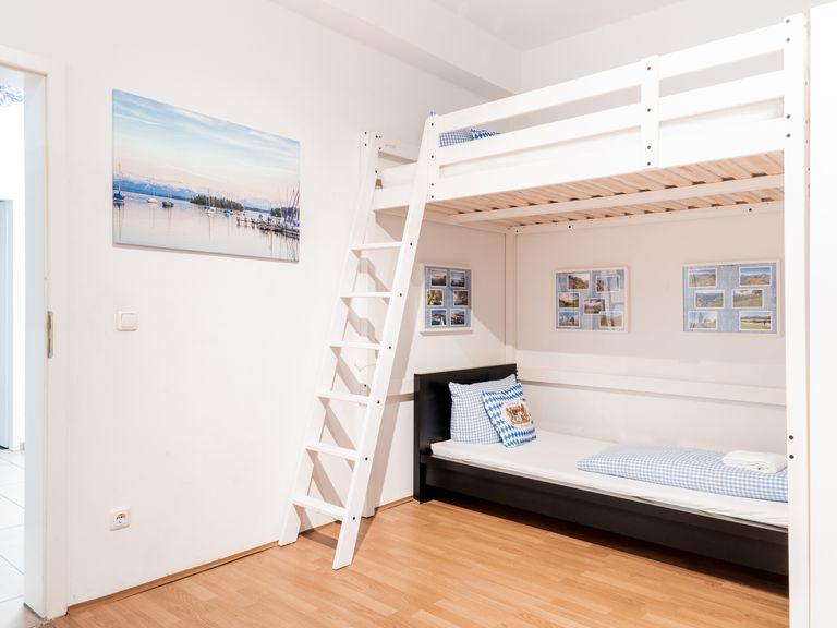 flatista homes apartments in München, Wohnung "Casa Barvaria", Schlafzimmer