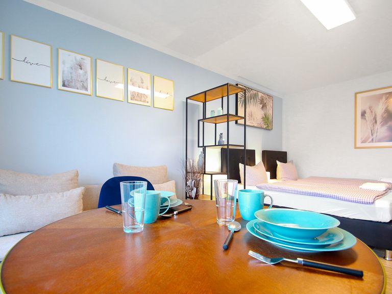 flatista homes apartments in München, Wohnung "Eddy's Munich East", Wohnzimmer