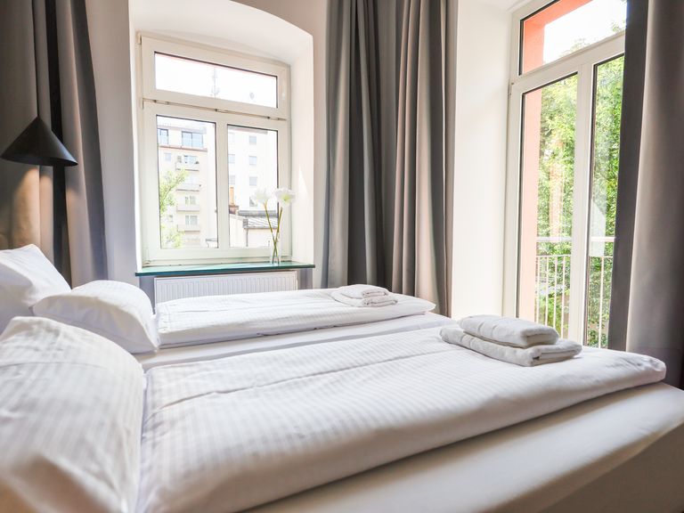 flatista homes apartments in München, Wohnung "Elisabeth", Schlafzimmer