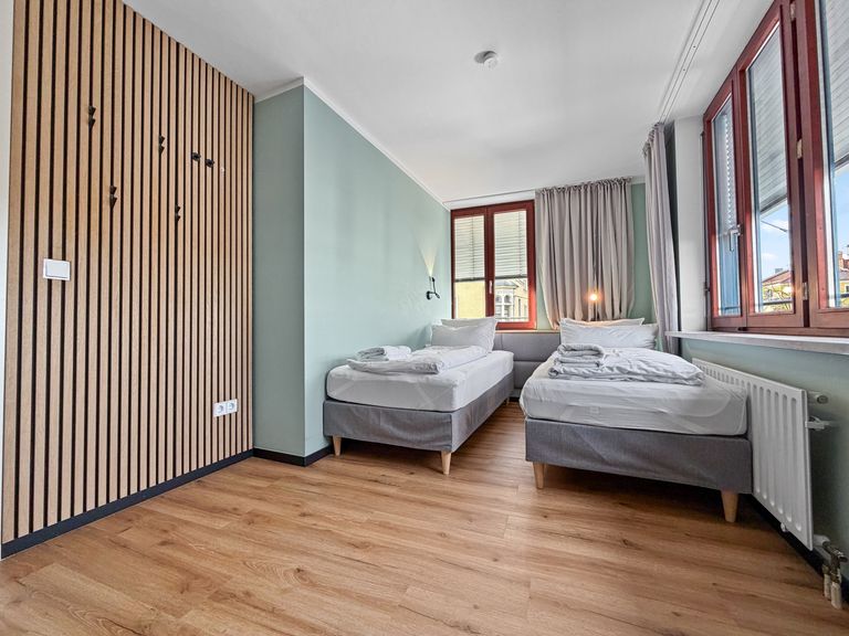 flatista homes apartments in München, Wohnung "Friedrich", Schlafzimmer
