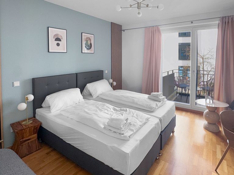 flatista homes apartments in München, Wohnung "Nymphenburg Suites", Schlafzimmer