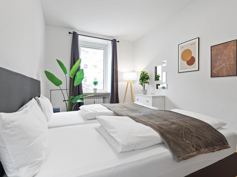 flatista homes apartments in München, Wohnung "Old Town", Schlafzimmer